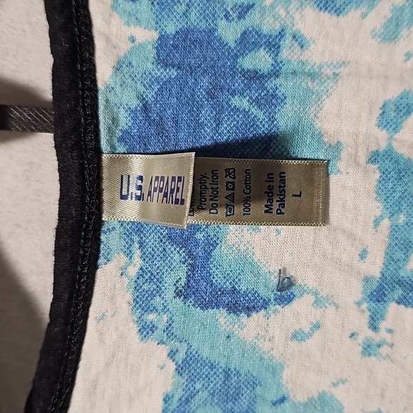 Virginia Beach Memorabilia Blue White Shark Tank Top Size Medium - Picture 3 of 5